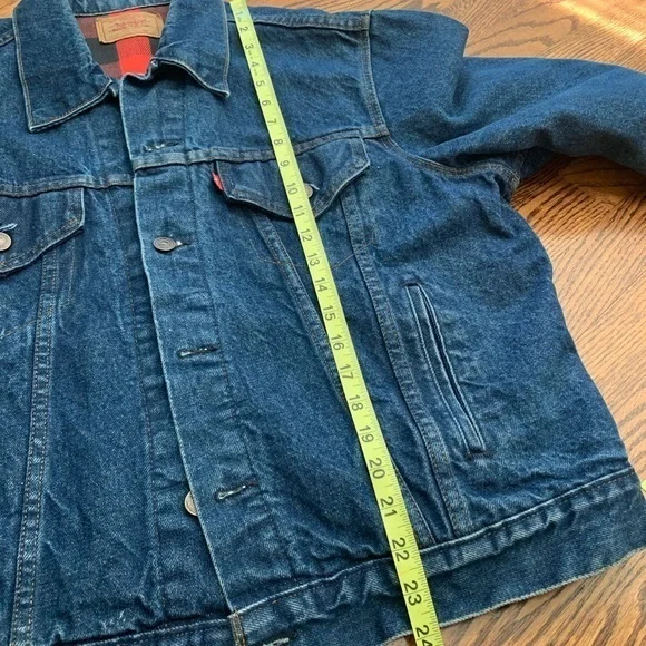 VTG 80’s Levi’s red plaid lined‎ trucker jacket 46